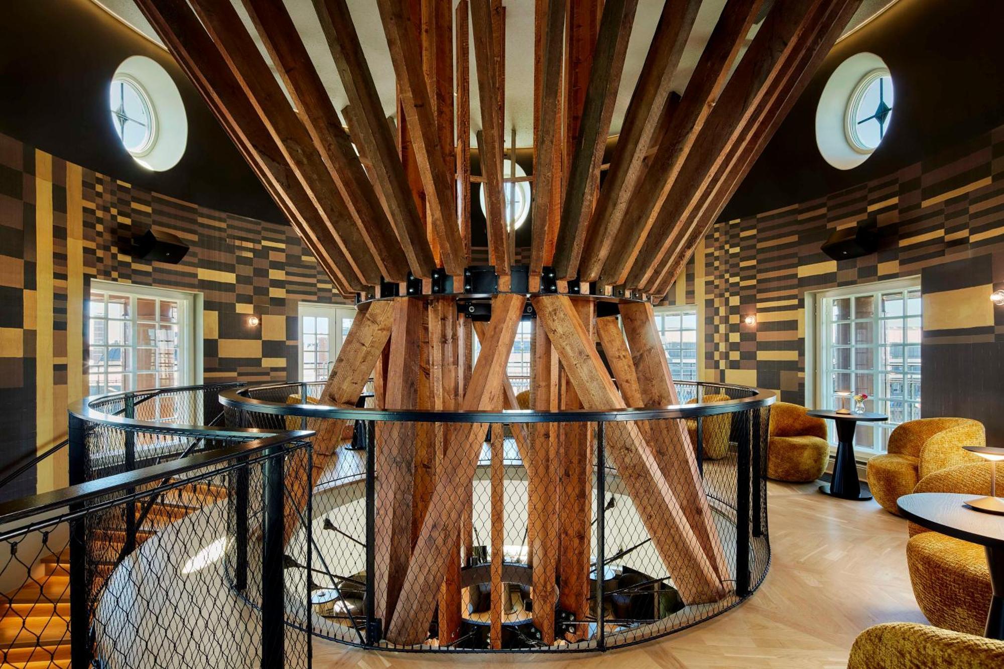 Nh Collection Helsinki Grand Hansa 외부 사진 The interior of the Starbucks Reserve Roastery in Seattle
